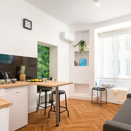 Rent Like - Wspolna 54a * Warsaw