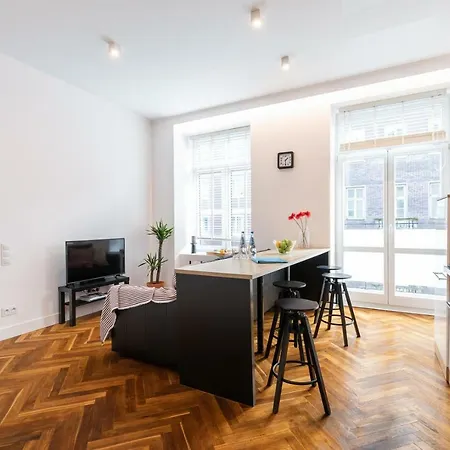 Rent Like - Wspolna 54a * Warsaw