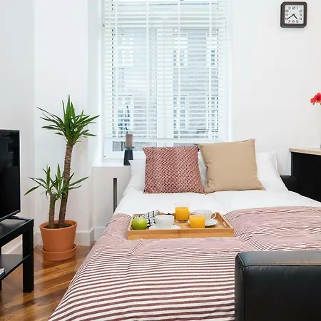Rent Like - Wspolna 54a Apartment